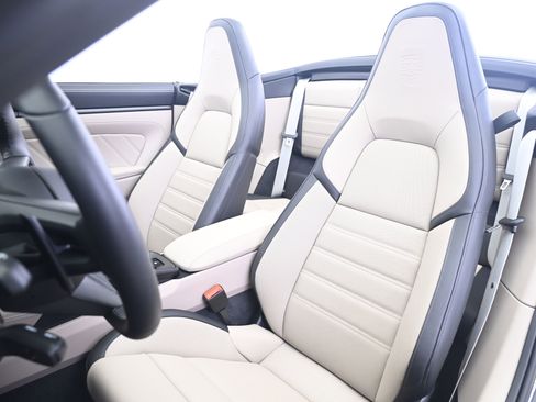 Certified 2025 Porsche 911 Carrera S RWD image 29