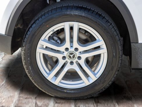 Used 2022 Mercedes-Benz GLA 250 w/ Premium Package Lite image 37