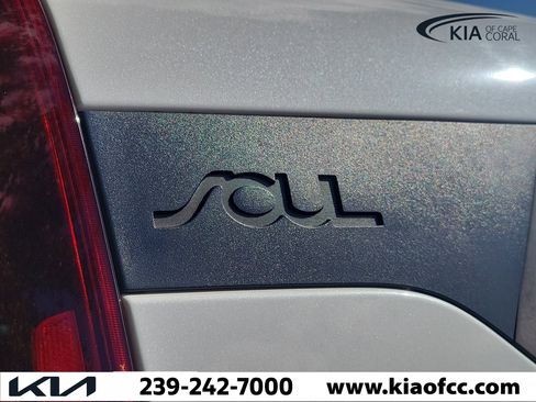 Used 2020 Kia Soul LX FWD image 10