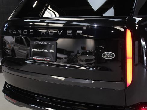 Used 2023 Land Rover Range Rover SE image 8