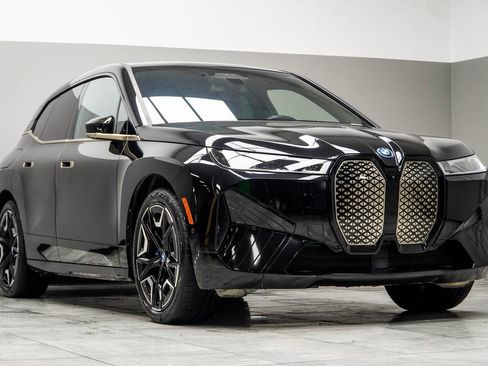 Used 2023 BMW iX M60 w/ Executive Package image 4