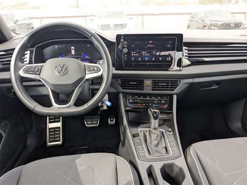 Used 2025 Volkswagen Jetta Sport image 27