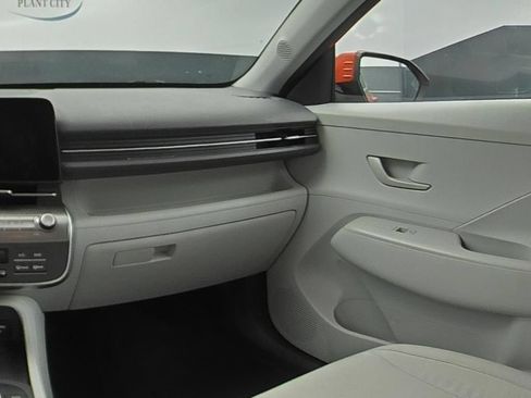 Used 2025 Hyundai Kona SEL FWD image 15