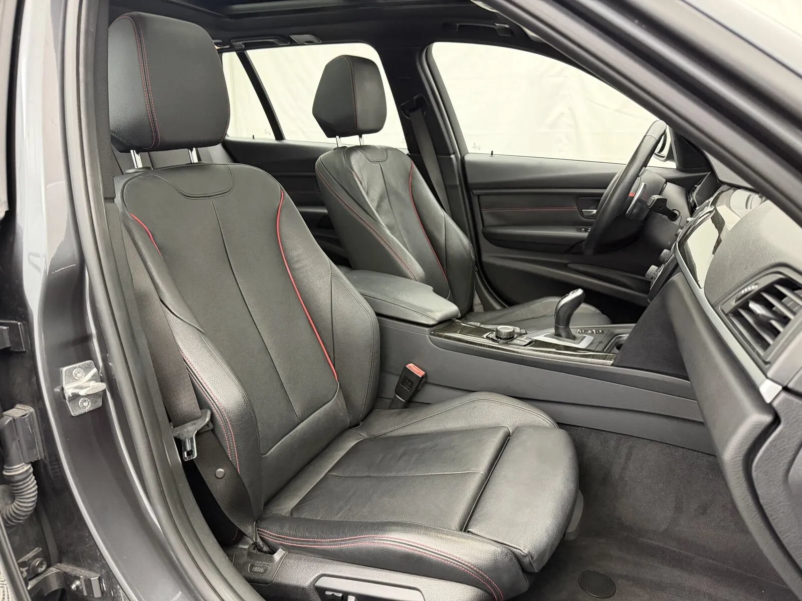 Used 2014 BMW 328i xDrive Wagon AWD/4WD image 22