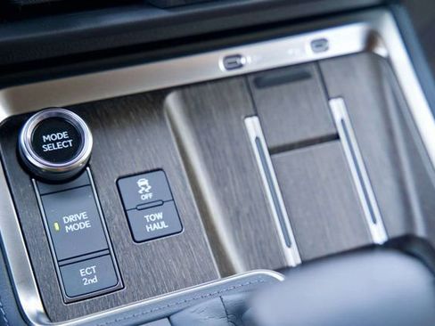 Used 2026 Lexus GX 550 w/ Accessory Package (ZB) AWD/4WD image 32
