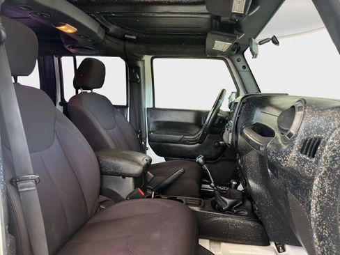 Used 2014 Jeep Wrangler Unlimited Sport w/ Connectivity Group AWD/4WD image 17