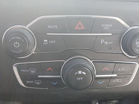 Used 2022 Dodge Charger SXT w/ Blacktop Package image 16