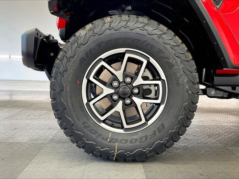 New 2025 Jeep Wrangler Unlimited Rubicon image 14