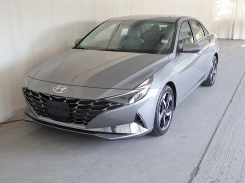 Used 2022 Hyundai Elantra Limited w/ Cargo Package FWD image 25