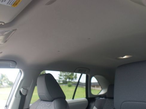 Used 2025 Toyota RAV4 XLE AWD/4WD image 6