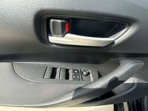 Used 2021 Toyota Corolla LE FWD image 15