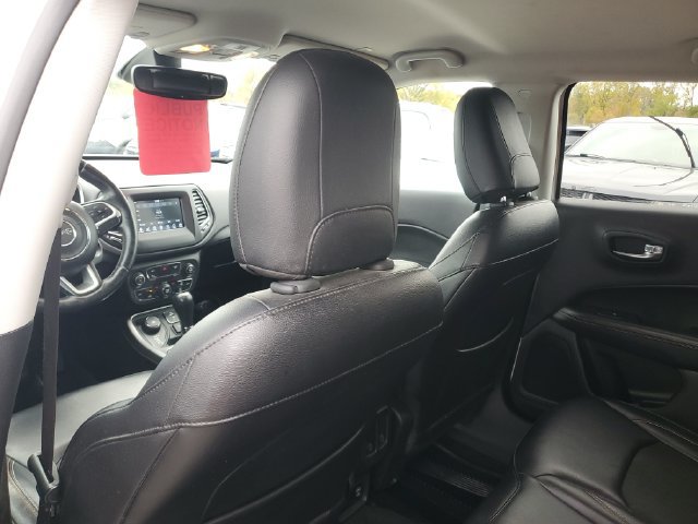 Used 2017 Jeep Compass Latitude w/ Popular Equipment Group AWD/4WD image 9