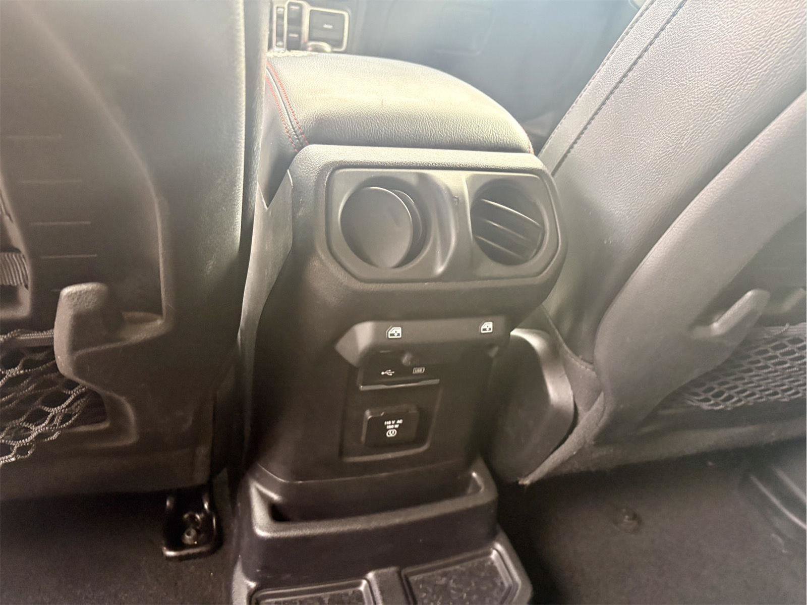 Used 2018 Jeep Wrangler Unlimited Rubicon AWD/4WD image 13