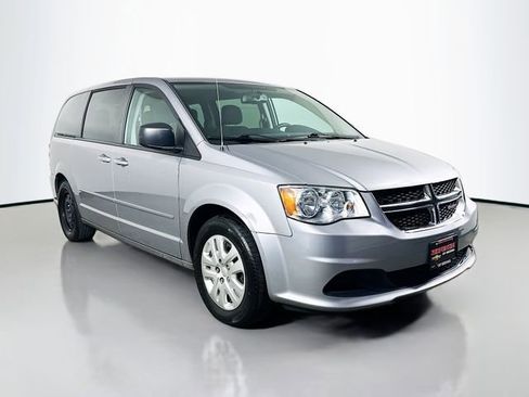 Used 2016 Dodge Grand Caravan SE w/ Quick Order Package 29E SE image 2