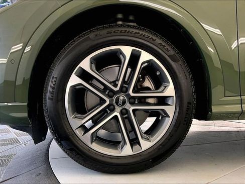 Certified 2025 Audi Q5 Prestige AWD/4WD image 9