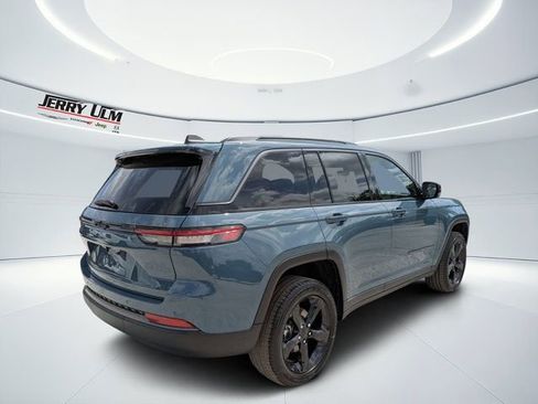 New 2026 Jeep Grand Cherokee Limited w/ Limited Altitude Package RWD image 3