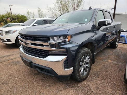 Used 2022 Chevrolet Silverado 1500 LT image 3