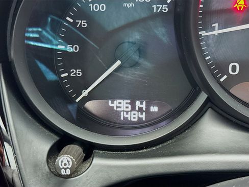 Used 2022 Porsche Macan AWD/4WD image 8