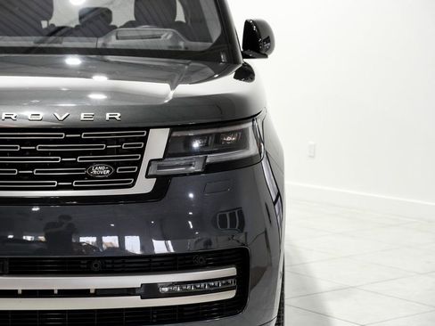 Used 2023 Land Rover Range Rover SE image 43