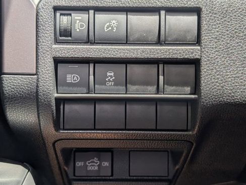 Used 2025 Toyota Tacoma TRD Off-Road AWD/4WD image 29