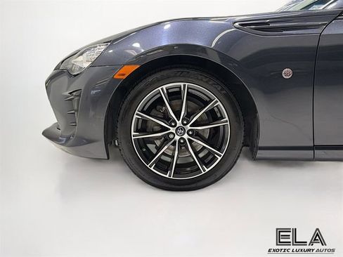 Used 2017 Toyota 86 RWD image 28