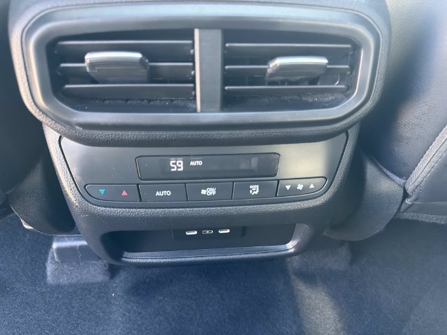Used 2025 Honda Pilot Touring image 23