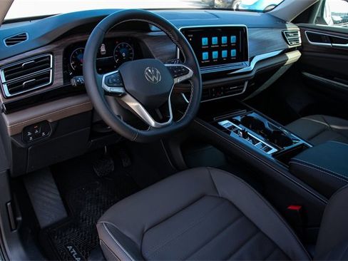 New 2026 Volkswagen Atlas SEL image 9
