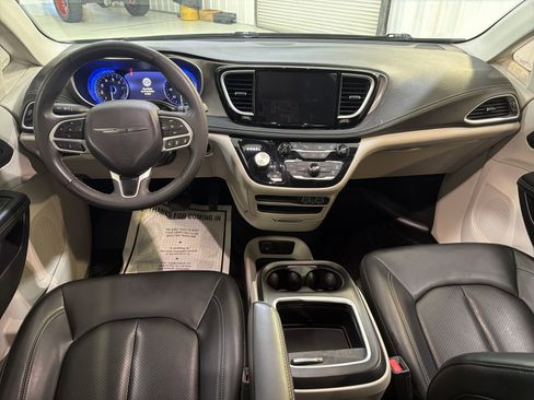 Used 2023 Chrysler Pacifica Touring-L w/ Road Tripper Package FWD image 22