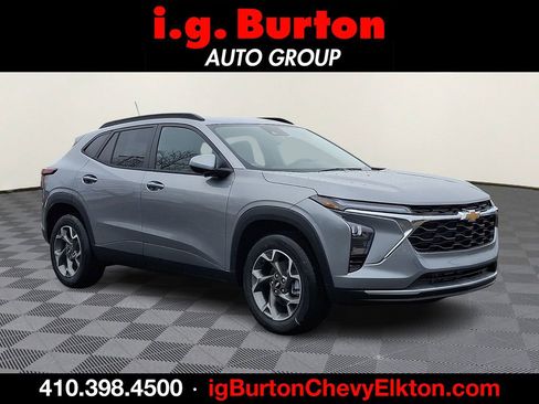 New 2026 Chevrolet Trax LT w/ LT Convenience Package FWD image 1