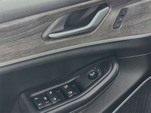 Used 2021 Jeep Grand Cherokee L Limited image 21