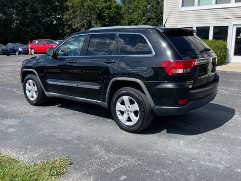 Used 2011 Jeep Grand Cherokee Laredo AWD/4WD image 3