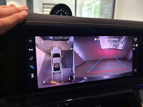 Used 2025 Porsche Panamera RWD image 24