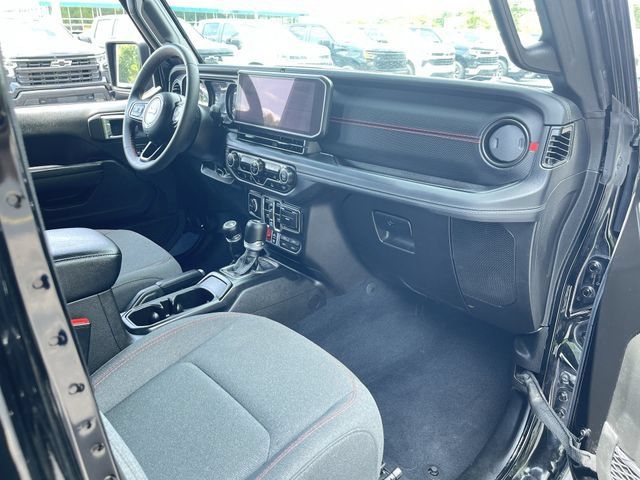 Used 2024 Jeep Wrangler Unlimited Rubicon AWD/4WD image 27