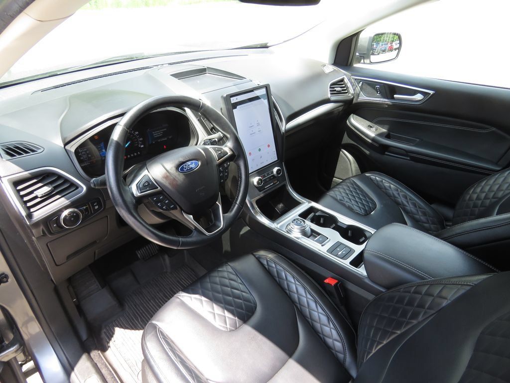 Used 2023 Ford Edge Titanium w/ Cargo Accessory Package AWD/4WD image 11