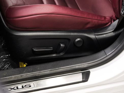 Used 2019 Lexus IS 300 image 39