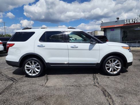 Used 2013 Ford Explorer XLT AWD/4WD image 3