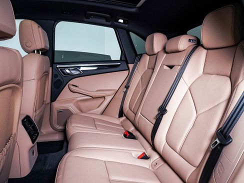 New 2026 Porsche Macan AWD/4WD image 17