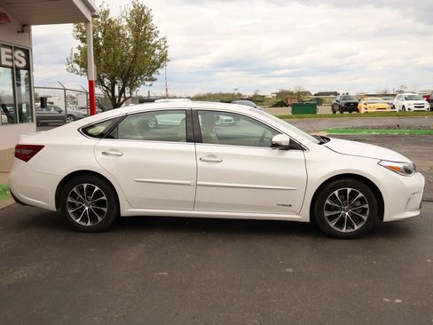 Used 2018 Toyota Avalon XLE Premium w/ Protection Package FWD image 4