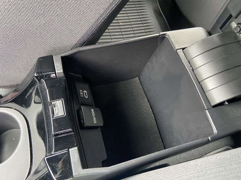 Used 2025 Toyota Corolla SE image 26