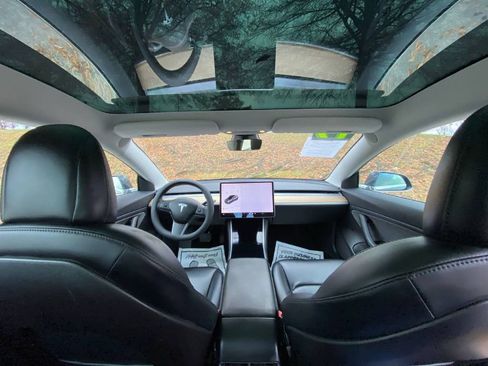 Used 2019 Tesla Model 3 image 6