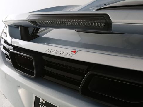 Used 2014 McLaren MP4-12C Spider RWD image 17