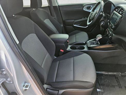 Used 2020 Kia Soul LX FWD image 19