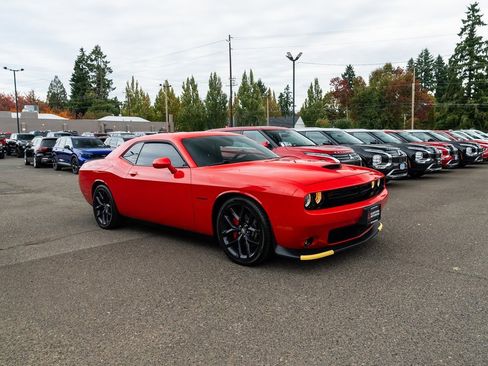 Used 2021 Dodge Challenger R/T w/ Driver Convenience Group image 25