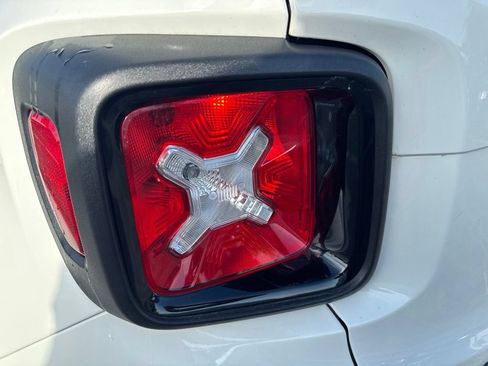Used 2020 Jeep Renegade Altitude AWD/4WD image 43