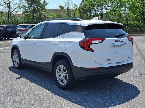 Used 2024 GMC Terrain SLE w/ Driver Convenience Package AWD/4WD image 4