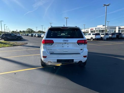 Used 2019 Jeep Grand Cherokee Overland AWD/4WD image 8