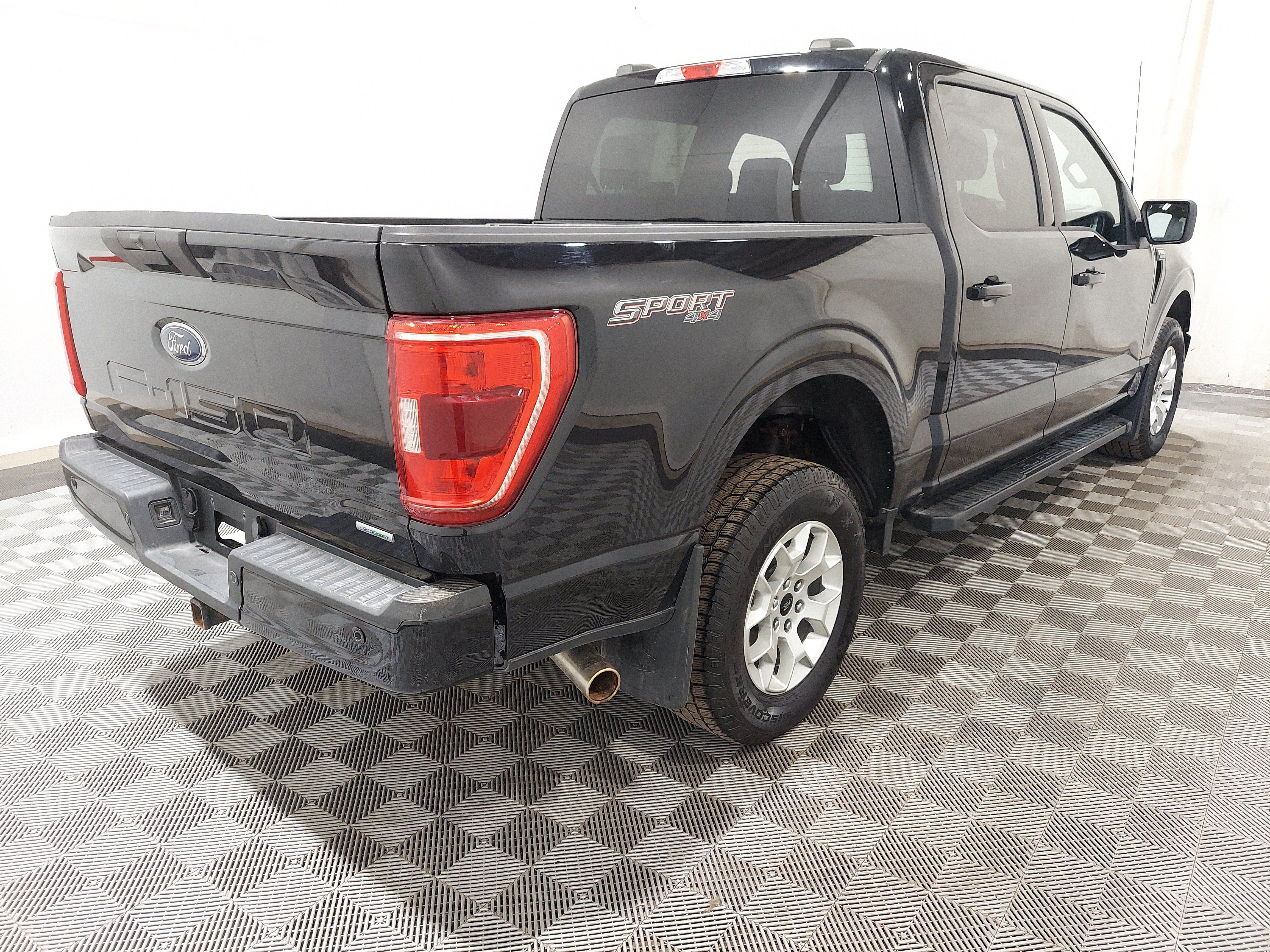 Used 2022 Ford F150 XLT w/ Equipment Group 301A Mid AWD/4WD image 3