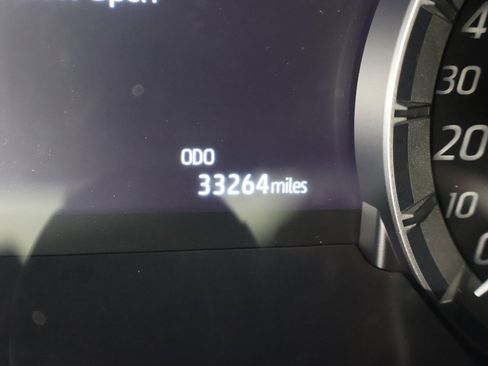 Used 2021 Toyota Highlander XLE image 37