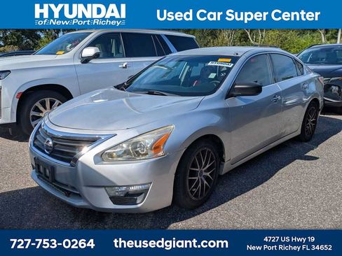 Used 2014 Nissan Altima 2.5 S FWD image 1