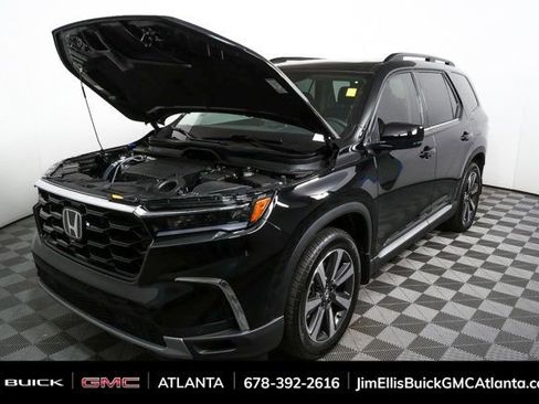 Used 2025 Honda Pilot Touring image 32